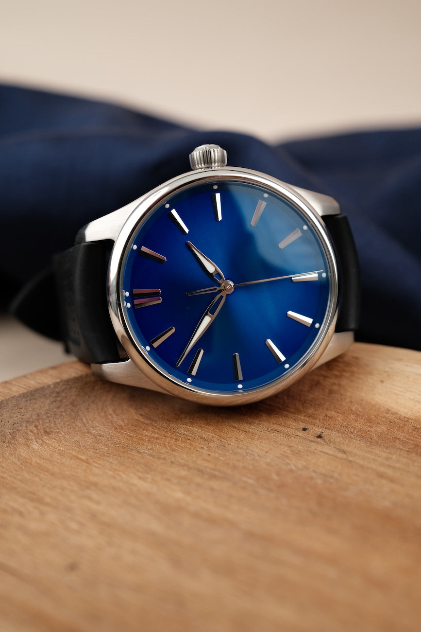 H.Moser & Cie Pioneer Centre Seconds 3200-1217 Box + og. Papiere Arctic Blue, German Delivered