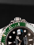 Bild in Galerie-Betrachter laden, Rolex Submariner Date 126610LV Box + og. Papiere Starbucks MK II, First Buyer's Invoice
