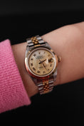 Load image into Gallery viewer, Rolex Lady-Datejust 79163 Box + og. Papiere S/G, MOP Dial, First Buyer's Invoice
