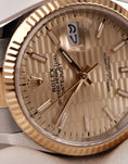 Carica l'immagine nel visualizzatore della galleria, Rolex Rolex Datejust 36 126233 Box + og. Papiere Champagne Motif Dial, Oyster
