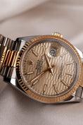 Carica l'immagine nel visualizzatore della galleria, Rolex Rolex Datejust 36 126233 Box + og. Papiere Champagne Motif Dial, Oyster
