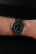Load image into Gallery viewer, Jaeger-LeCoultre Polaris Automatic 841837S Original Papiere Black Dial Top Condition
