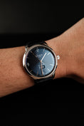 Cargar la imagen en la vista de la galería, Glashütte Sixties Panorama Date 23947060204 Box + og. Papiere Blau
