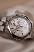 Bild in Galerie-Betrachter laden, Vacheron Constantin Overseas Chronograph 49140 Original Papiere Mint Condition Silver Dial No Stretch
