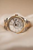 Load image into Gallery viewer, Rolex Sky-Dweller 326933 Box + og. Papiere S/G, White Dial, LC100
