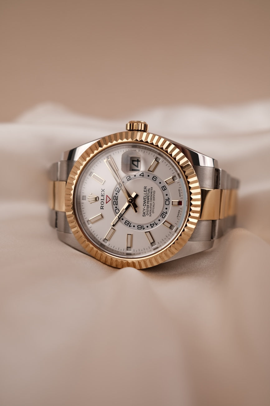 Rolex Sky-Dweller 326933 Box + og. Papiere S/G, White Dial, LC100