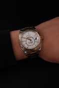 Carica l'immagine nel visualizzatore della galleria, Rolex Sky-Dweller 326933 Box + og. Papiere S/G, White Dial, LC100
