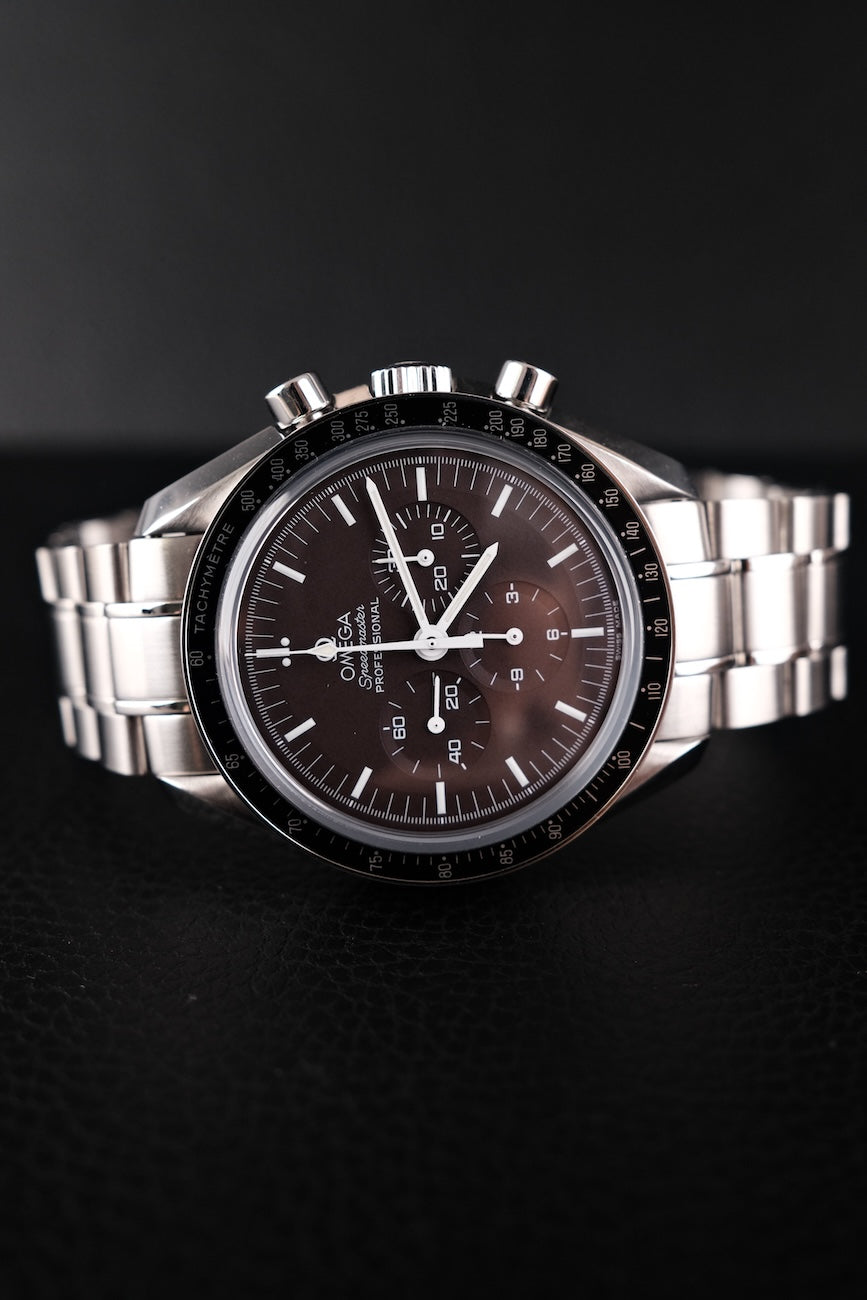 Omega Speedmaster Professional Moonwatch  31130423013001 Box + og. Papiere braunes Zifferblatt