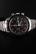 Charger l'image dans la visionneuse de la galerie, Omega Speedmaster Professional Moonwatch  31130423013001 Box + og. Papiere braunes Zifferblatt
