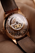 Load image into Gallery viewer, Glashütte PanoMaticDate 9001010104 Box + og. Papiere 18K Rose Gold, First Buyer's Invoice, German Delivered, Glashütte Service 2023
