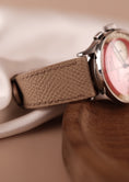 Cargar la imagen en la vista de la galería, Studio Underd0g Strawberries and Cream ST1901 Box + Mashed Metal Strap
