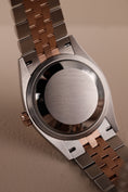 Load image into Gallery viewer, Rolex Datejust 36 Rose Steel 126231 Box + og. Papiere Silver Motif Dial
