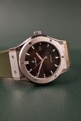 Bild in Galerie-Betrachter laden, Hublot Hublot Classic Fusion  542NX8970RX Box + og. Papiere Titanium Green 42mm
