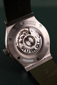 Bild in Galerie-Betrachter laden, Hublot Hublot Classic Fusion  542NX8970RX Box + og. Papiere Titanium Green 42mm
