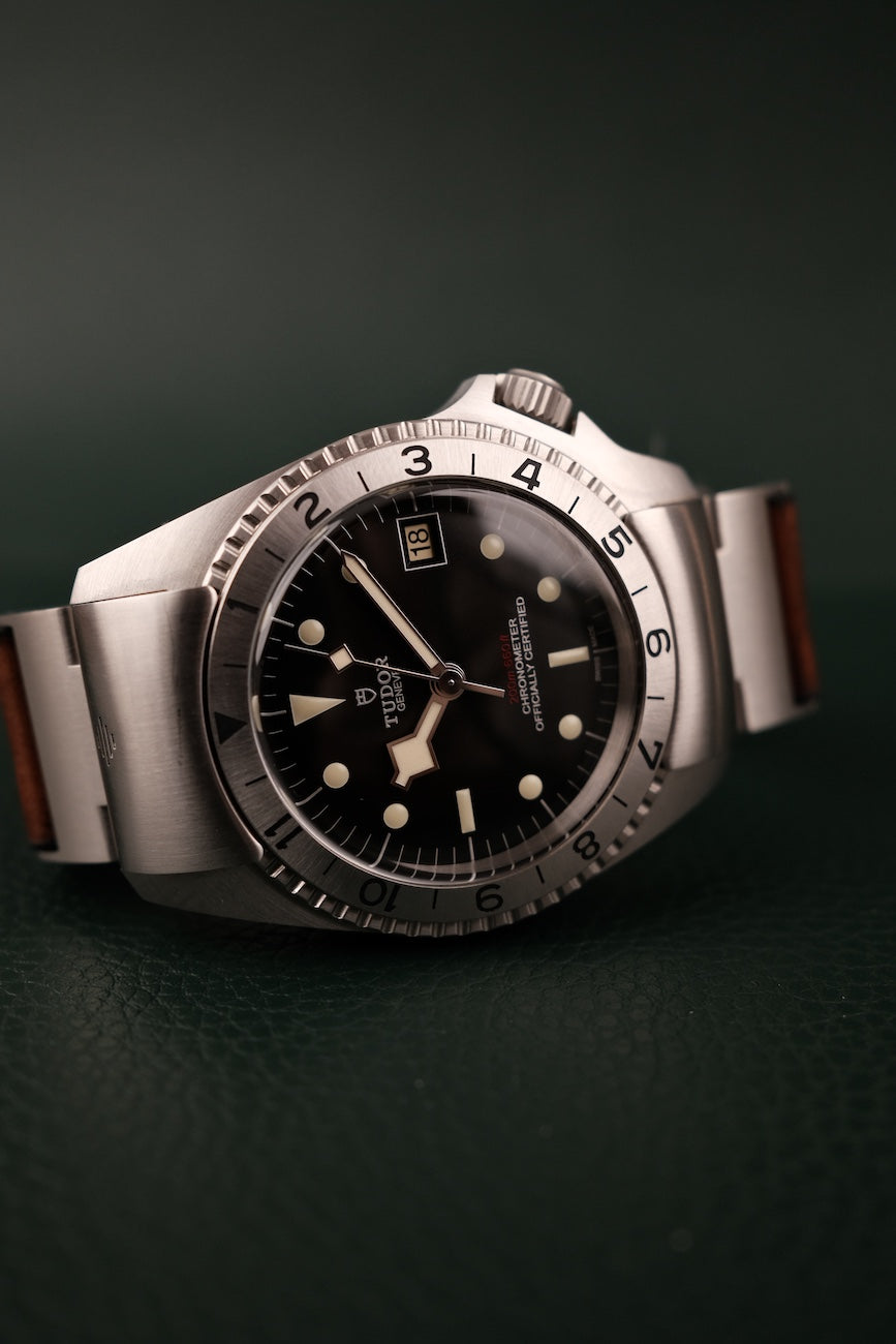 Tudor Black Bay 70150 Box + og. Papiere P01