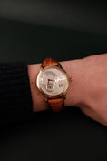 Load image into Gallery viewer, Glashütte PanoMaticDate 9001010104 Box + og. Papiere 18K Rose Gold, First Buyer's Invoice, German Delivered, Glashütte Service 2023
