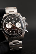 Bild in Galerie-Betrachter laden, Tudor Black Bay Chrono 79360N Box + og. Papiere Black Dial
