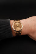 Bild in Galerie-Betrachter laden, Rolex Oyster Perpetual 34 14238 Box Yellow Gold Champagne Stick Dial Oyster
