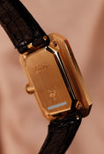 Carica l'immagine nel visualizzatore della galleria, Cartier CRISTALLOR Paris Dial 18k Gold 25 x 30 mm 78095 Box + og. Papiere
