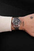 Load image into Gallery viewer, Rolex GMT-Master II 126710BLRO Box + og. Papiere Pepsi 40mm
