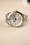 Bild in Galerie-Betrachter laden, Vacheron Constantin Overseas 4520V/210A-B126 Box + og. Papiere Silver Dial 41mm 4520V
