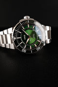 Cargar la imagen en la vista de la galería, Oris Aquis Dat Watt 0174377344187 Original Papiere HANGANG LIMITED EDITION, Green Dial, LC DE
