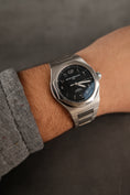 Load image into Gallery viewer, Girard Perregaux Laureato Black Arabic Dial Limited Edition 6/28 8101011175011A Box + og. Papiere
