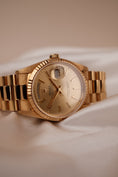 Bild in Galerie-Betrachter laden, Rolex Day-Date 36 18238 Original Papiere Champagne Dial Collector Condition
