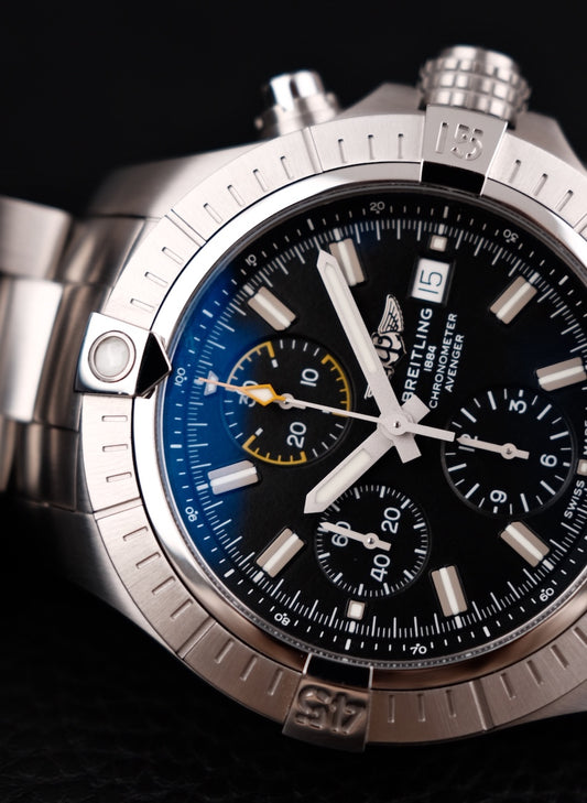 Breitling Avenger Chronograph 45 A13317 Box + og. Papiere