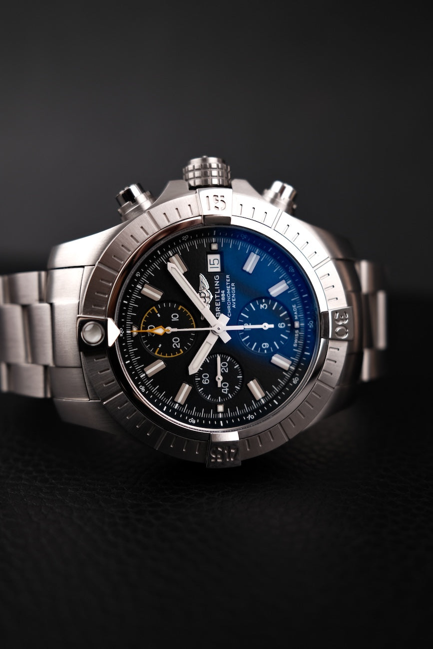 Breitling Avenger Chronograph 45 A13317 Box + og. Papiere