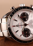 Carica l'immagine nel visualizzatore della galleria, Omega Speedmaster Date 32330404004001 Box + og. Papiere LC DE
