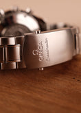 Load image into Gallery viewer, Omega Speedmaster Date 32330404004001 Box + og. Papiere LC DE
