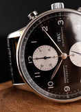 Charger l'image dans la visionneuse de la galerie, IWC Portugieser Chronograph IW371404 Service Papers/Extrakt
