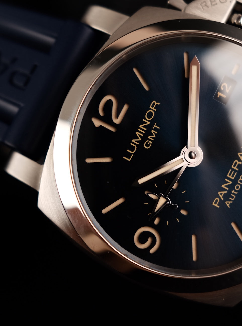 Panerai Luminor 1950 3 Days GMT Automatic PAM01033  Box + og. Papiere 99% New 2024 Unworn Leather Strap 44mm