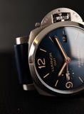 Carica l'immagine nel visualizzatore della galleria, Panerai Luminor 1950 3 Days GMT Automatic PAM01033  Box + og. Papiere 99% New 2024 Unworn Leather Strap 44mm
