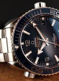 Cargar la imagen en la vista de la galería, Omega Seamaster Planet Ocean 21530442103001 Box + og. Papiere
