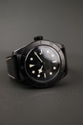 Bild in Galerie-Betrachter laden, Tudor Black Bay Ceramic 79210CNU Box + og. Papiere Unworn
