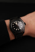 Bild in Galerie-Betrachter laden, Tudor Black Bay Ceramic 79210CNU Box + og. Papiere Unworn
