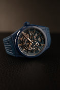 Cargar la imagen en la vista de la galería, Zenith Defy Skeleton 499003670 Box + og. Papiere Blue Ceramic
