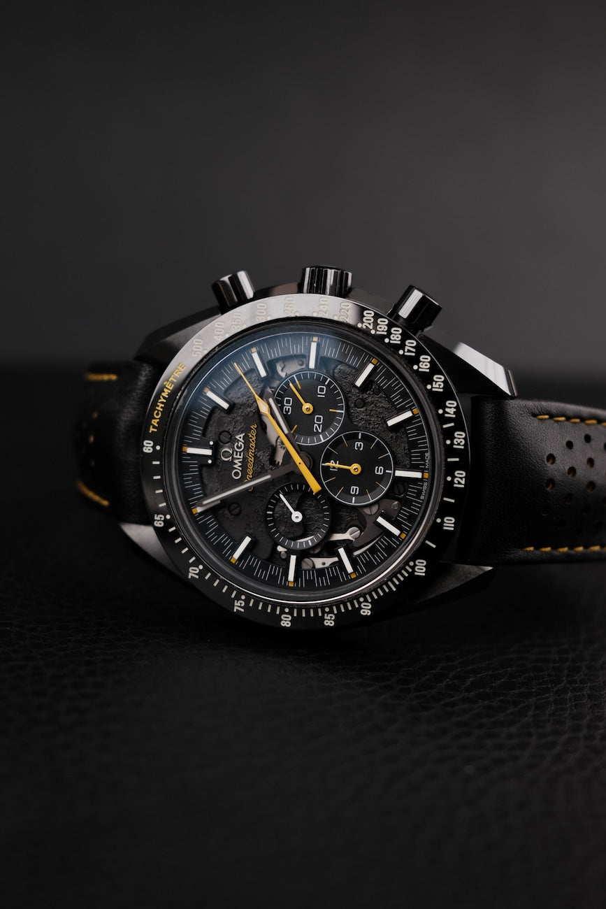 Omega Speedmaster "Dark Side Of The Moon" 31192443001001 Box + og. Papiere First Buyer's Invoice