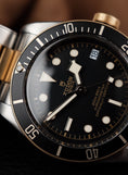 Cargar la imagen en la vista de la galería, Tudor Black Bay 79733N Box + og. Papiere S/G
