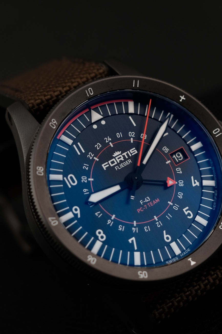 Fortis Flieger F-43 Triple GMT PC-7 F42600004 Box + og. Papiere Limited Edition x/100, German Delivered