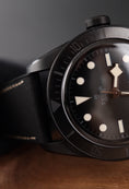Load image into Gallery viewer, Tudor Black Bay Ceramic 79210CNU Box + og. Papiere TOP ZUSTAND + Textilband
