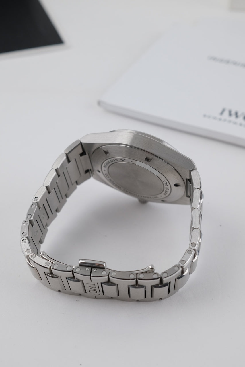 IWC Ingenieur Automatic 40 IW328907 - Detail view 7