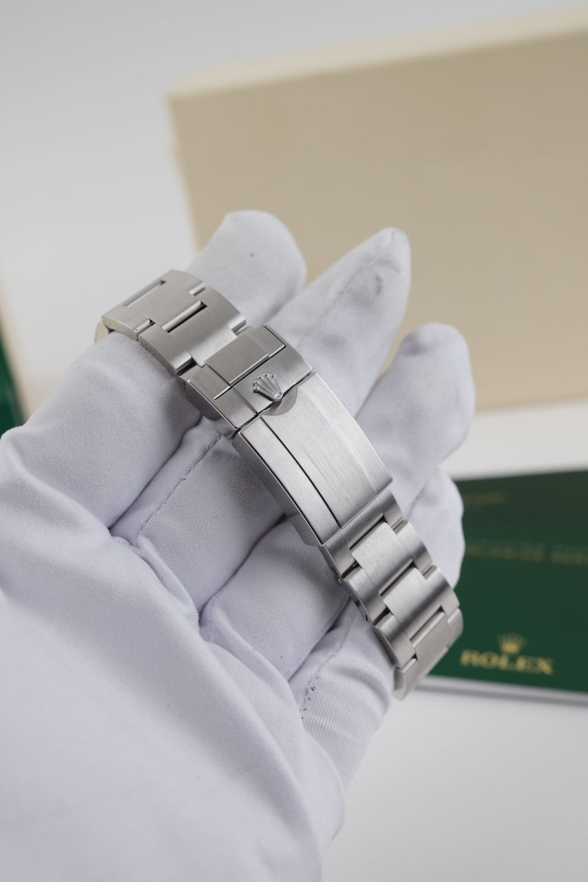 Rolex Explorer II 226570 - Detail view 7