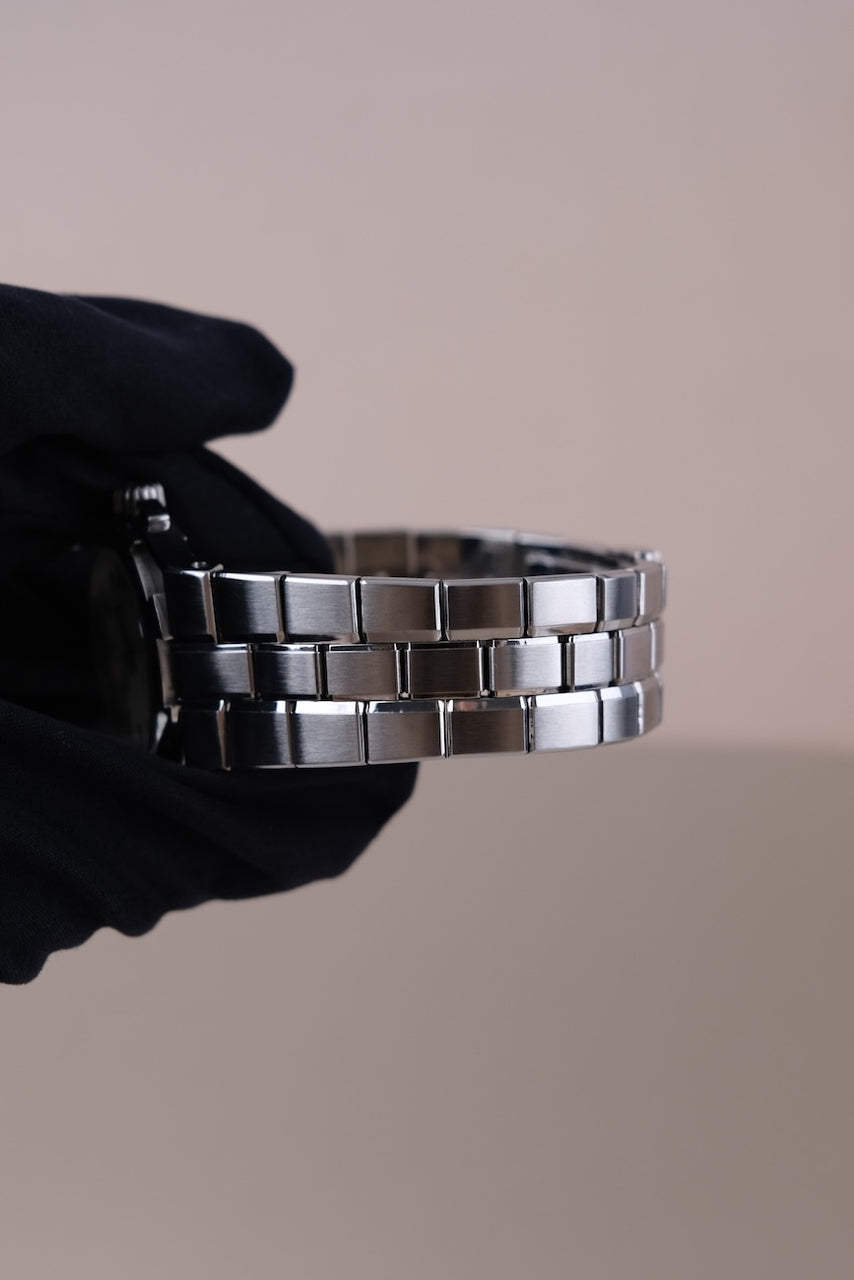 Vacheron Constantin Overseas Steel Bracelet, Steel Case White Dial, 35mm, made in Switzerland, Automatic Movement 42050 - Detailansicht 6