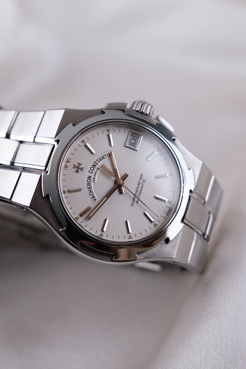 Vacheron Constantin Overseas Steel Bracelet, Steel Case White Dial, 35mm, made in Switzerland, Automatic Movement 42050 - Thumbnail