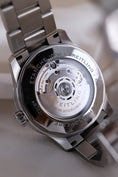 Bild in Galerie-Betrachter laden, Breitling Aviator 8 AB3521 - Detailansicht 9
