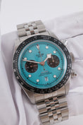 Cargar la imagen en la vista de la galería, Tudor Black Bay Chronograph 79360N-0024 - Detail view 1

