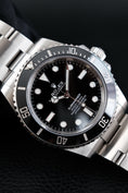 Carica l'immagine nel visualizzatore della galleria, Rolex Submariner 124060 - Detailansicht 1
